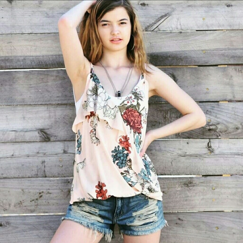 BOHO Floral Surplice Top - Picture 3 of 7